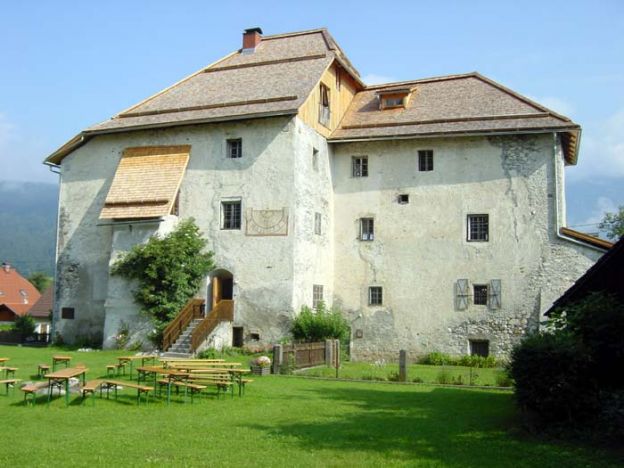 Schloss Möderndorf, Lärchenschindeleindeckung