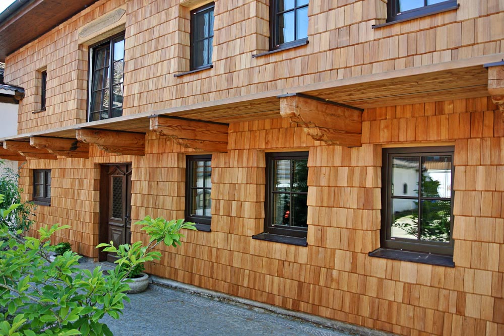 wohnhaus-laerchenschindeln-02